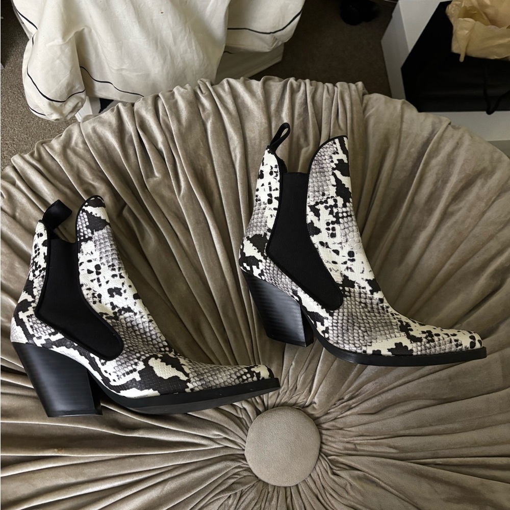 Stylish Black and White Snake Print Ankle Boots
